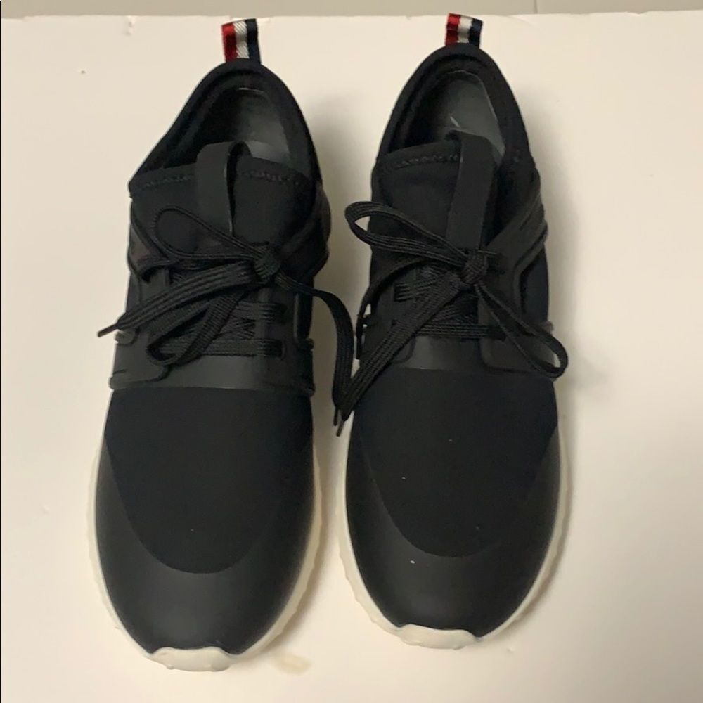 MONCLER SNEAKERS SIZE 37 1/2‎